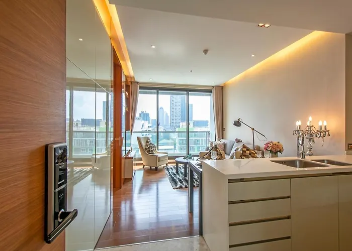 Luxury 1br 300m Bts Phromphong, Empo, Emq, Emsphere, Rooftop Pool, Gym, Fast 500mbps Wifi