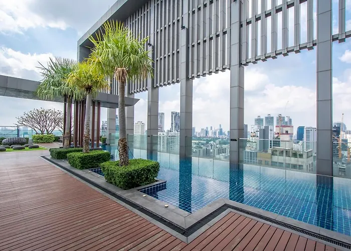 Apartment Luxury 1br 300m Bts Phromphong, Empo, Emq, Emsphere, Rooftop Pool, Gym, Fast 500mbps Wifi