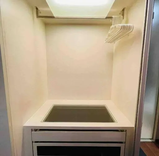 Luxury 1br 300m Bts Phromphong, Empo, Emq, Emsphere, Rooftop Pool, Gym, Fast 500mbps Wifi Apartment Bangkok
