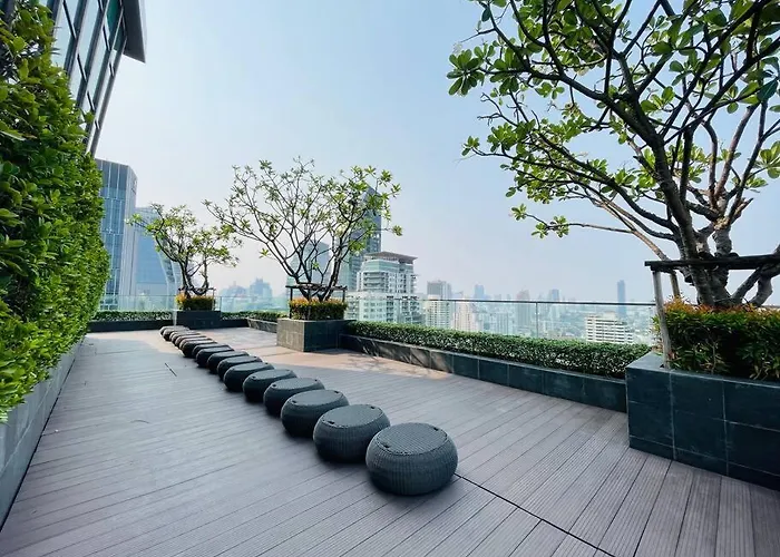 Luxury 1br 300m Bts Phromphong, Empo, Emq, Emsphere, Rooftop Pool, Gym, Fast 500mbps Wifi * Bangkok